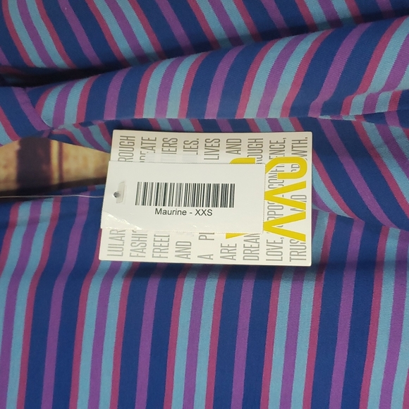 ⭐NWT LuLaRoe Maurine Stripe Dress - Picture 4 of 6